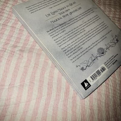 The Witch’s Herbal Apothecary — Marysia Miernowska (2020, Fair Winds Press) - Thumbnail 6