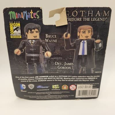 SDCC 2015 MiniMates Gotham Before the Legend Bruce Wayne & Jim Gordon Exclusive - Thumbnail 7