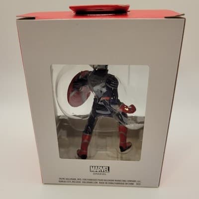 Hallmark Captain America Brave New World (2025) CAPTAIN AMERICA Tree Ornament - Thumbnail 6