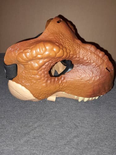 Jurassic Park World 2017 Tyrannosaurus Rex Mattel Dinosaur Mask T-Rex Mask Toy - Thumbnail 6
