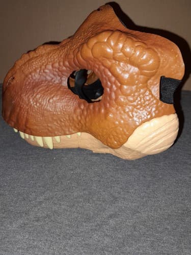 Jurassic Park World 2017 Tyrannosaurus Rex Mattel Dinosaur Mask T-Rex Mask Toy - Thumbnail 4