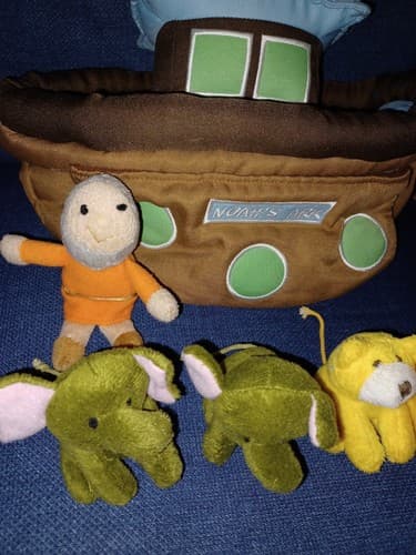 Noah’s Ark Plush With Noah And 4 Plush Animals Bible Toys Carry Case Adorable - Thumbnail 3