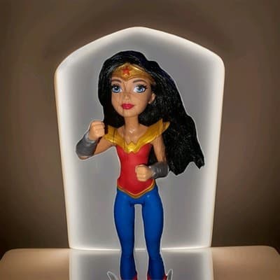 DC Super Hero Girls Wonder Woman Figure And Metropolis High Book Bundle Lot Of 2 - Thumbnail 4