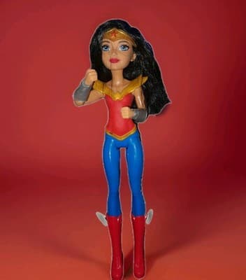 DC Super Hero Girls Wonder Woman Figure And Metropolis High Book Bundle Lot Of 2 - Thumbnail 3