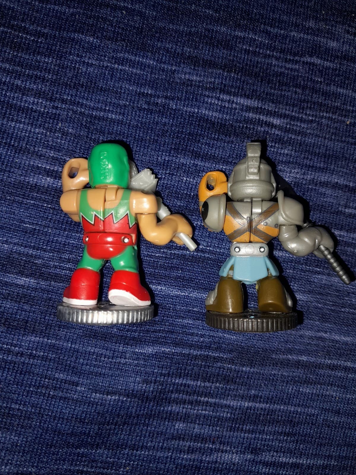 Akedo Ultimate Arcade Warriors Series 1 Loco Grande & Aximus Classic Minifigures - Thumbnail 3