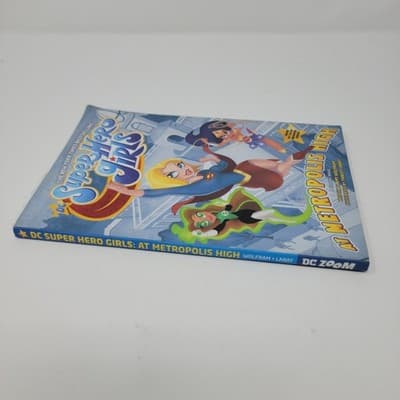 DC Super Hero Girls Wonder Woman Figure And Metropolis High Book Bundle Lot Of 2 - Thumbnail 11