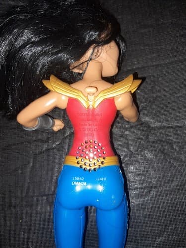 DC Super Hero Girls Wonder Woman Figure And Metropolis High Book Bundle Lot Of 2 - Thumbnail 7