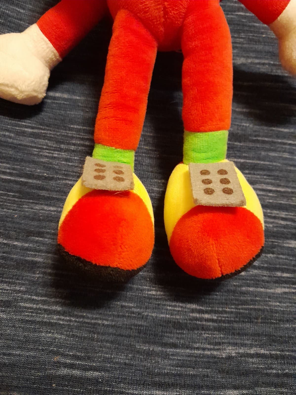 Sonic The Hedgehog Knuckles Plush Window Hanger With Suction Cup 10" EUC - Thumbnail 6