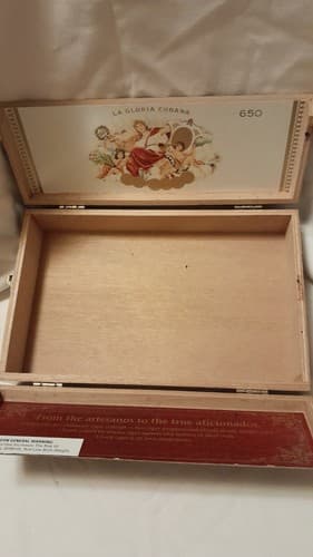 La Gloria Cubana Artesanos de Tabaqueros Wood Cigar Hinged Box Fits 25 Cigars - Thumbnail 10