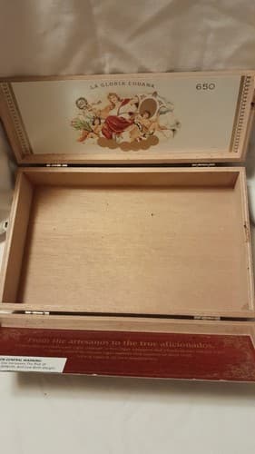 La Gloria Cubana Artesanos de Tabaqueros Wood Cigar Hinged Box Fits 25 Cigars - Thumbnail 11