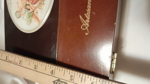 La Gloria Cubana Artesanos de Tabaqueros Wood Cigar Hinged Box Fits 25 Cigars - Thumbnail 15