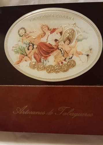 La Gloria Cubana Artesanos de Tabaqueros Wood Cigar Hinged Box Fits 25 Cigars - Thumbnail 3