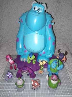 Disney Pixar Monsters Inc University 10 Pc Delux Set & Sulley Popcorn Bucket Lot - Thumbnail 2