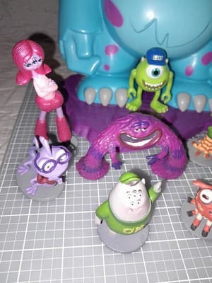 Disney Pixar Monsters Inc University 10 Pc Delux Set & Sulley Popcorn Bucket Lot - Thumbnail 8