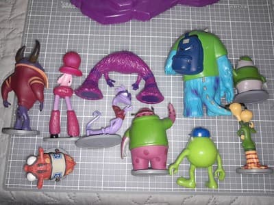 Disney Pixar Monsters Inc University 10 Pc Delux Set & Sulley Popcorn Bucket Lot - Thumbnail 23