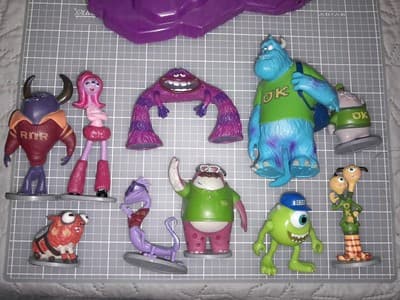 Disney Pixar Monsters Inc University 10 Pc Delux Set & Sulley Popcorn Bucket Lot - Thumbnail 24