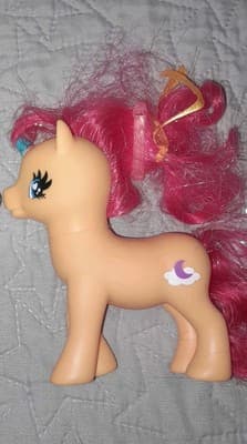 Gi-go Wonder Pony Land Peach Color Body Pink Hair Crescent Moon & Cloud On Flank - Thumbnail 3