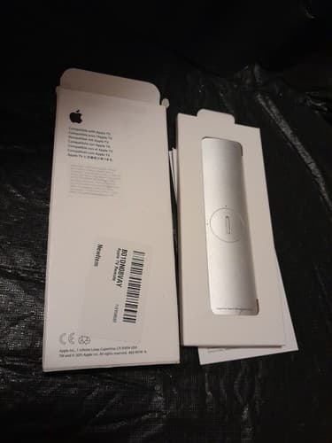 GENUIENE Control Apple TV 2nd 3rd Generation Silver - Thumbnail 2