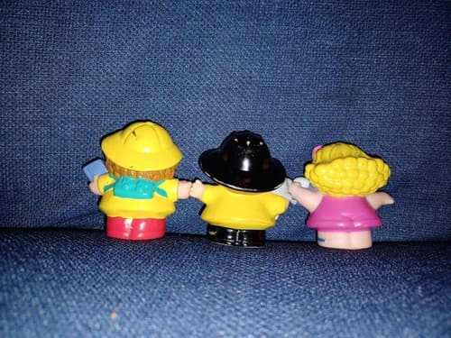 Fisher Price Little People FIREMAN, Maggie Yellow Raincoat & Girl Pink Swimsuit - Thumbnail 3