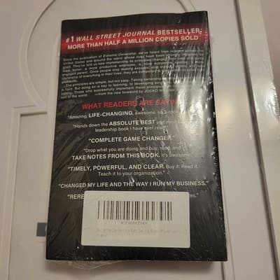 Extreme Ownership Jocko Willink Leif Babin Leadership Navy SEALs Book - Thumbnail 3