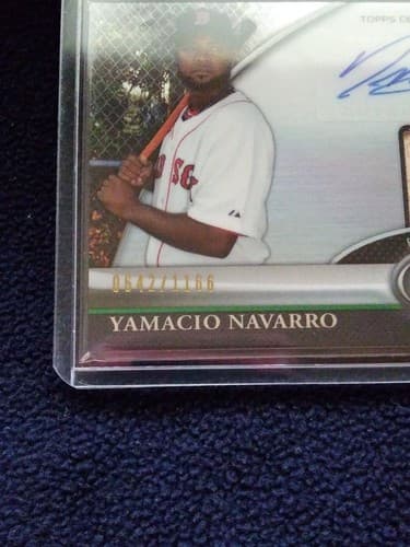 2011 Bowman Platinum Yamacio Navarro Game Used Bat Auto 0642 /1166 BAR-YN - Thumbnail 2