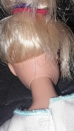 1998/1999 Mattel Barbie Doll Blonde Blue Eyes T-shirt & Beige Heels - Thumbnail 5