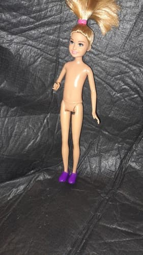 Mattel Barbie Team Stacie Doll With Purple Shoes 2019 - Thumbnail 3