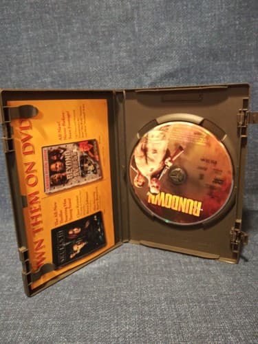 The Rundown DVD 2004 Full Screen Edition The Rock Region 1 Seann William Scott - Thumbnail 3