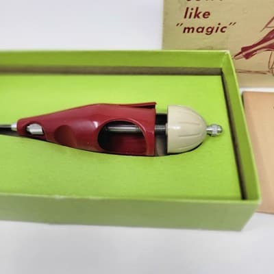 MAGIC STITCHER Handheld Sewing Tool Vintage Red Blind Hem Stitch Kit Made In USA - Thumbnail 8
