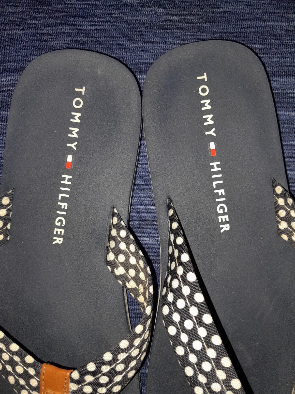 Tommy Hilfiger Black w White Dots Foam & Nylon Flip Flop Sandals Women’s Size 10 - Thumbnail 4