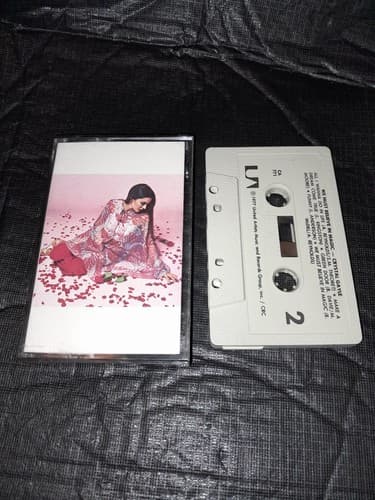 Vintage Crystal Gale "WE MUST BELIEVE IN MAGIC" CASSETTE - Thumbnail 2
