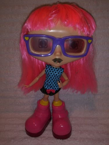 Chatster Gabby Spinmaster 2014 Interactive Doll Lights Moves Talks! Retired - Thumbnail 2