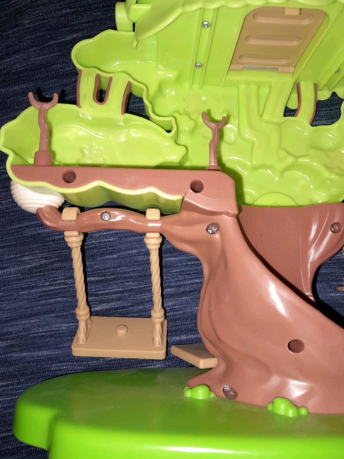 Bluey Tree Playset with Secret Hideaway, Swing, Ladder, Bench No Figures 2018 - Thumbnail 5
