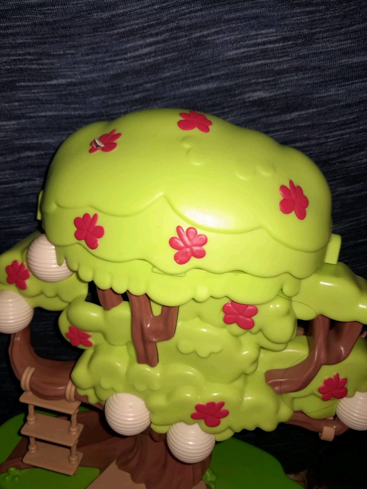 Bluey Tree Playset with Secret Hideaway, Swing, Ladder, Bench No Figures 2018 - Thumbnail 7