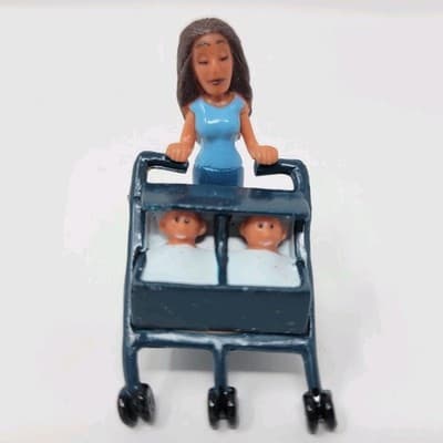 Lil Homies Series 8 Baby Mama #248 w Lao & Malo Twins Stroller Homies - Image 1