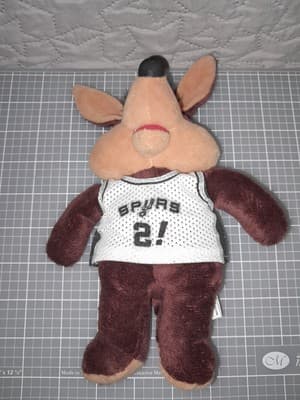 San Antonio Spurs Mascot Coyote Plush In Home Team Jersey "2!" 2017 Curto Toy - Thumbnail 3