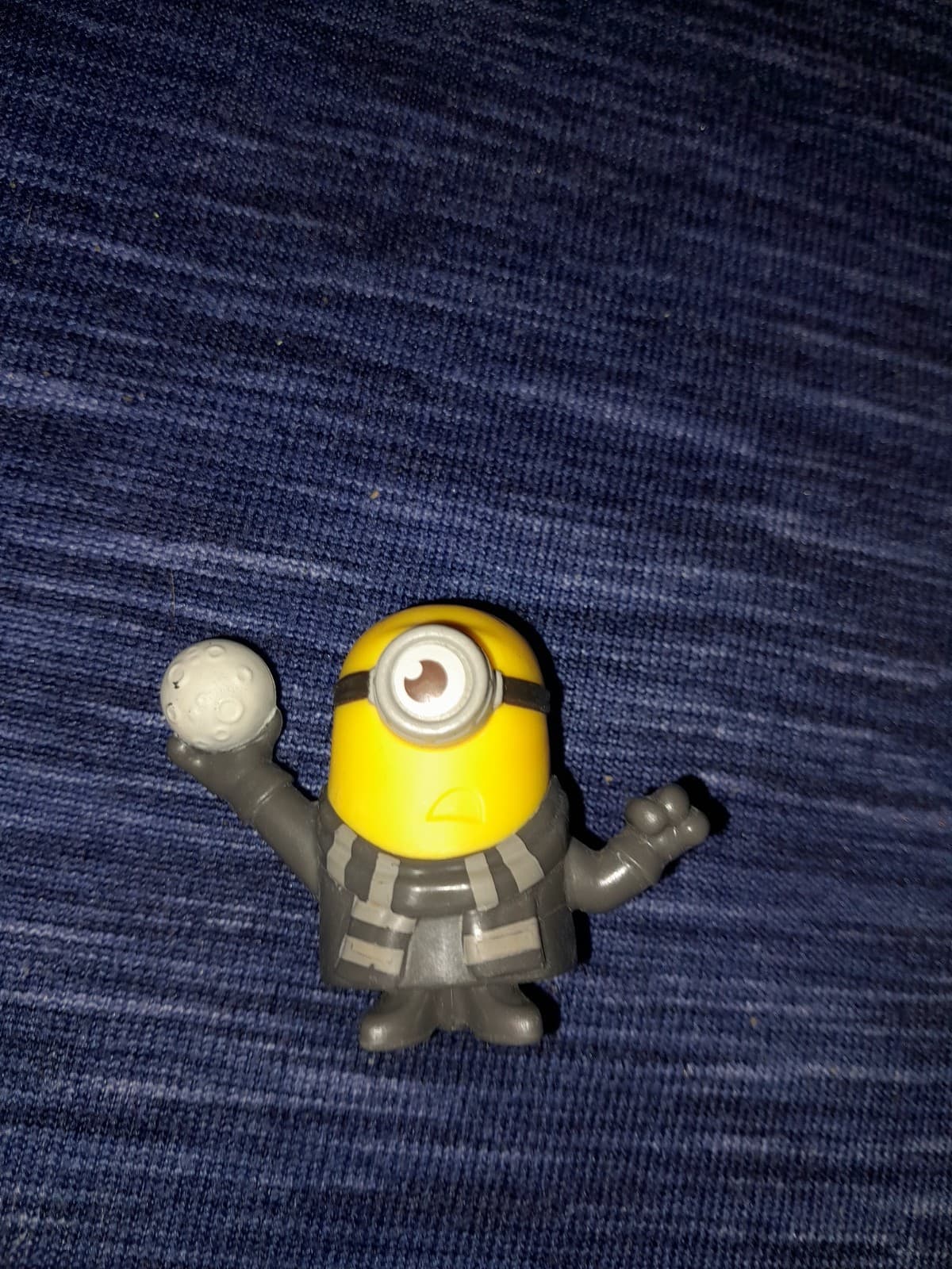 2019 Despicable Me Rise of Gru #16 Moon Thief Stuart McDonald's Toy - Image 1