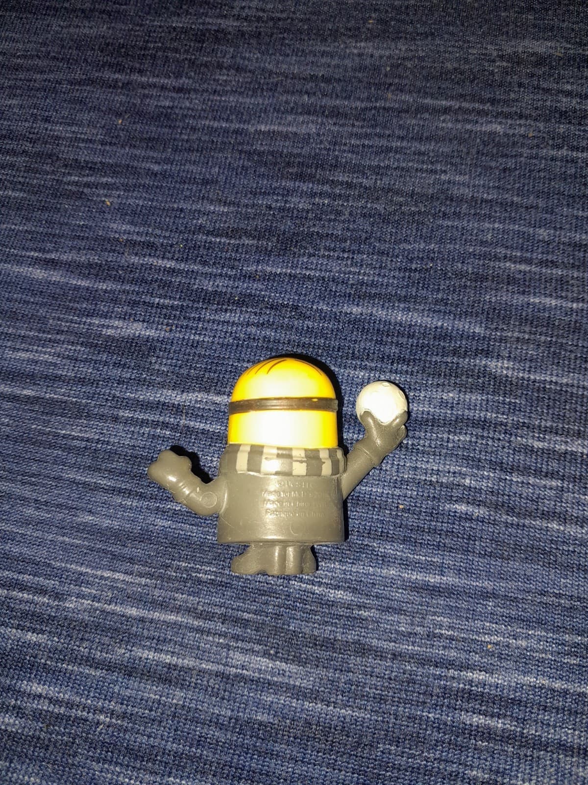 2019 Despicable Me Rise of Gru #16 Moon Thief Stuart McDonald's Toy - Thumbnail 3