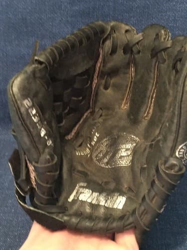 Franklin Baseball Mitt Glove Right Handed Black Extra Small Child Size 22358 8" - Image 1