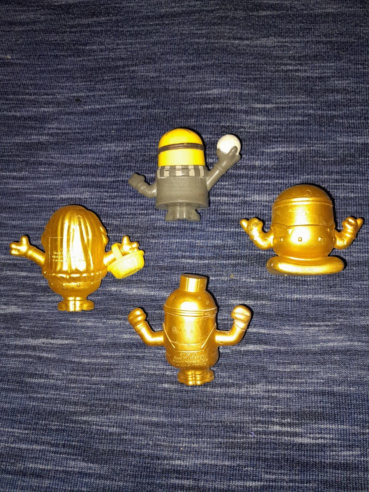 Lot 4 McDonalds Happy Meal 2019 Gold Minions Despicable Me Rise of Gru Figures ! - Thumbnail 2