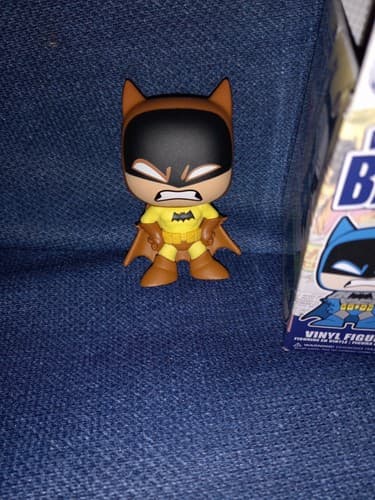 Funko Mystery Mini Batman Vintage Collection Yellow with box - Thumbnail 2