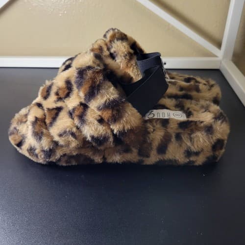 Rouge Helium Slippers Faux Fur Leopard Print SlipOn Elastic Back Size 8 Brown Ne - Image 1