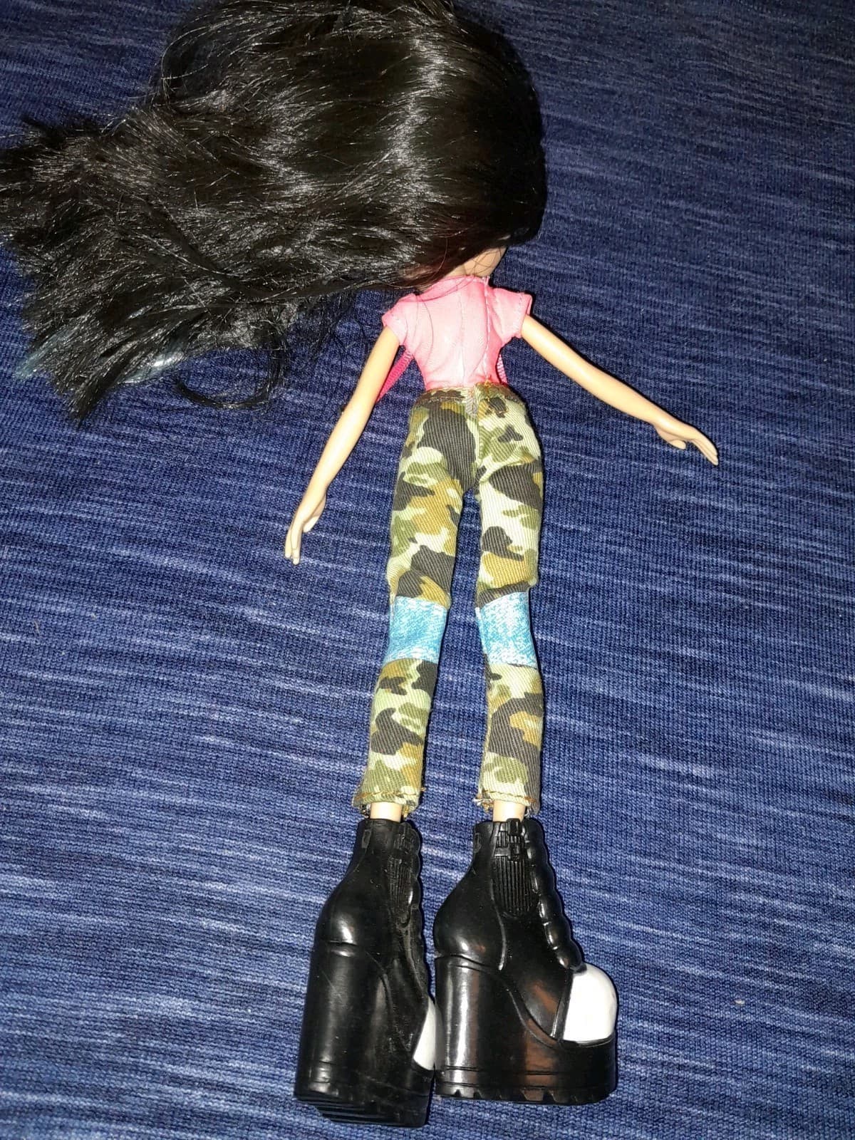 MGA Bratz 2015 Reboot - Selfie Snaps Jade - Black Hair, Green Eyes, Outfit - Thumbnail 7
