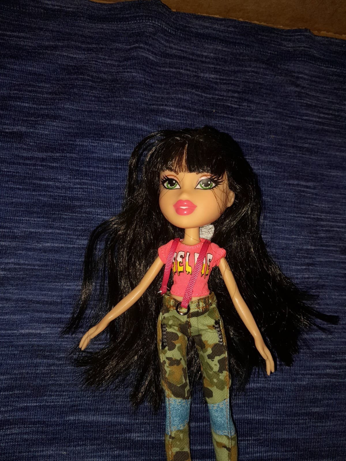 MGA Bratz 2015 Reboot - Selfie Snaps Jade - Black Hair, Green Eyes, Outfit - Thumbnail 3