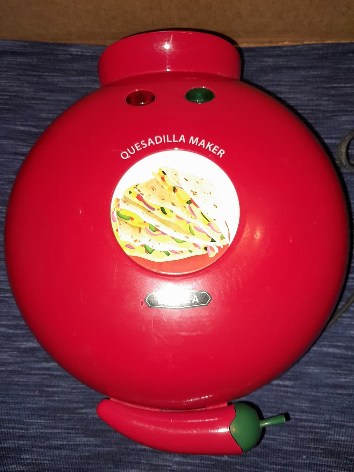 Bella 6 Wedge Electric Quesadilla Maker Red Chili Pepper Latch Birria Tacos S676 - Thumbnail 2