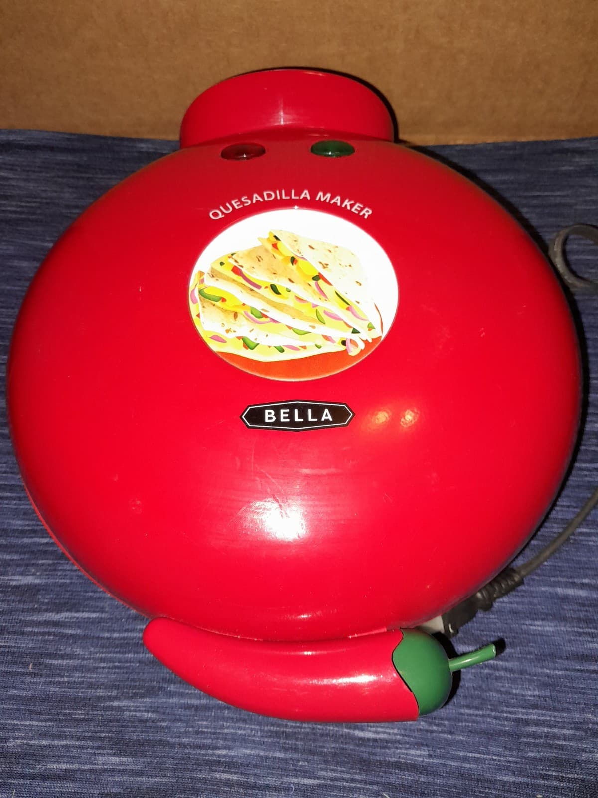 Bella 6 Wedge Electric Quesadilla Maker Red Chili Pepper Latch Birria Tacos S676 - Image 1