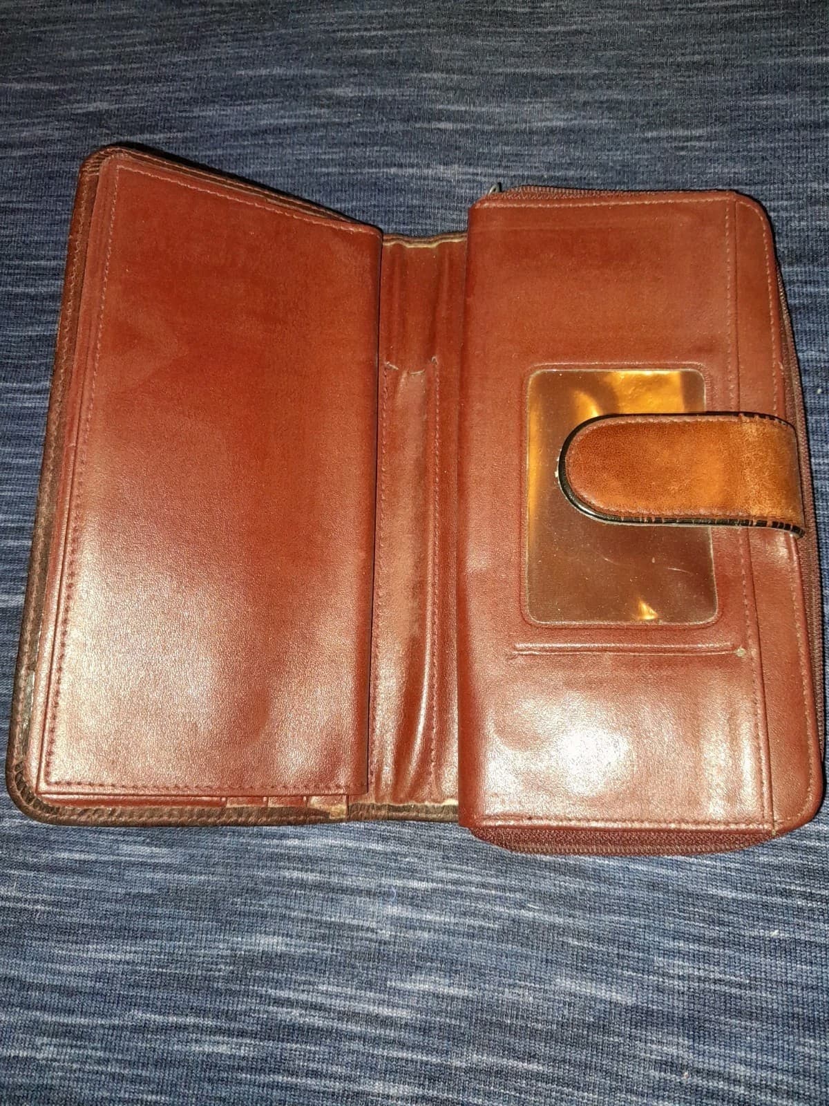 Buxton Brown red w Wine Lining Leather Wallet Embossed Flower Design Cowhide - Thumbnail 4