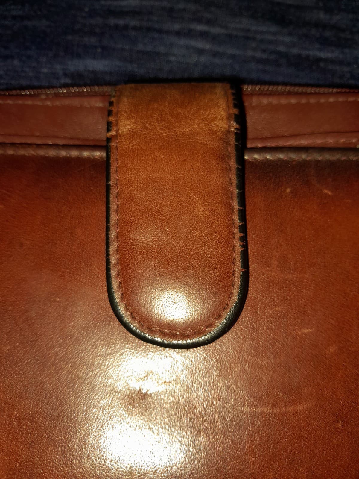 Buxton Brown red w Wine Lining Leather Wallet Embossed Flower Design Cowhide - Thumbnail 3