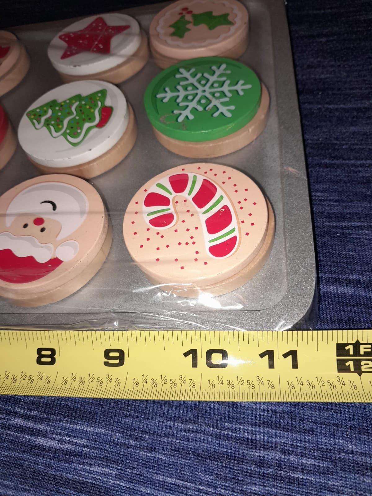 Melissa & Doug Slice and Bake Christmas Cookies Wooden Play Set Tray 8.5" X11" - Thumbnail 6