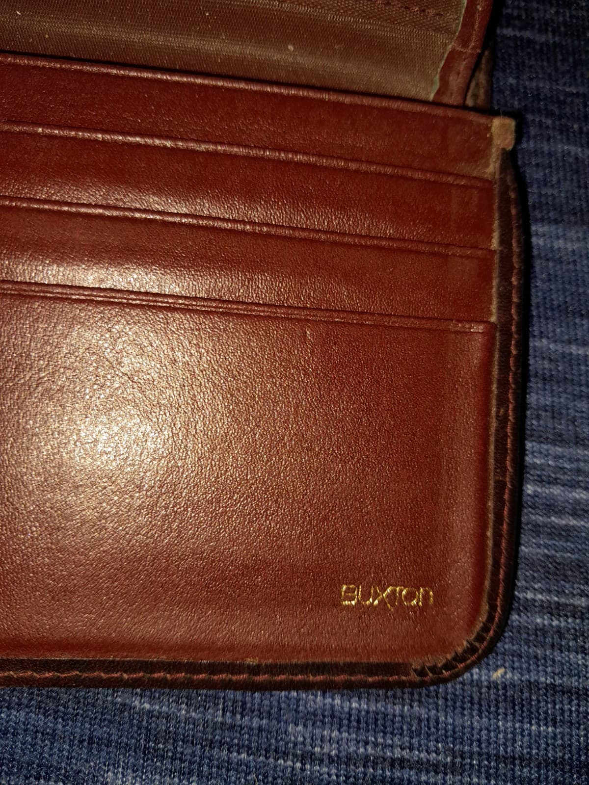 Buxton Brown red w Wine Lining Leather Wallet Embossed Flower Design Cowhide - Thumbnail 6
